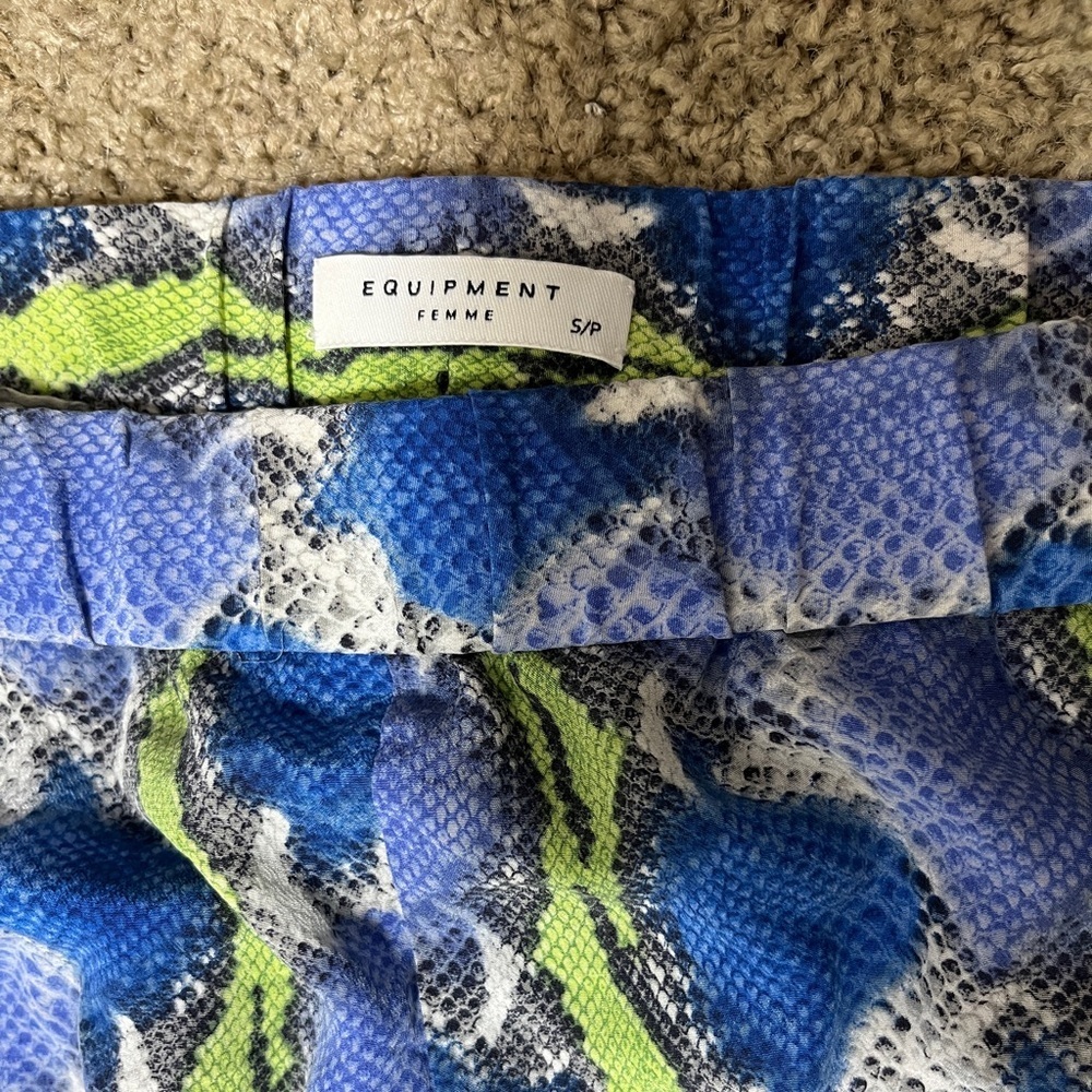 Equipment Femme Snake Print Silk Shorts Sz S - Picture 3 of 5